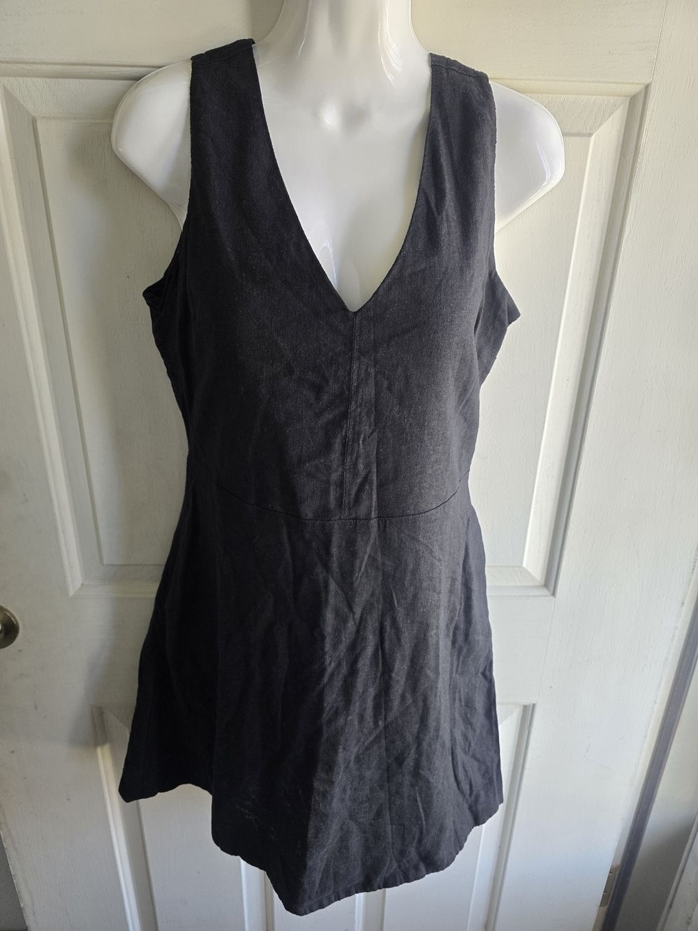 Nicole Miller Black V-Neck Sleeveless Linen-Blend Tunic Camisole